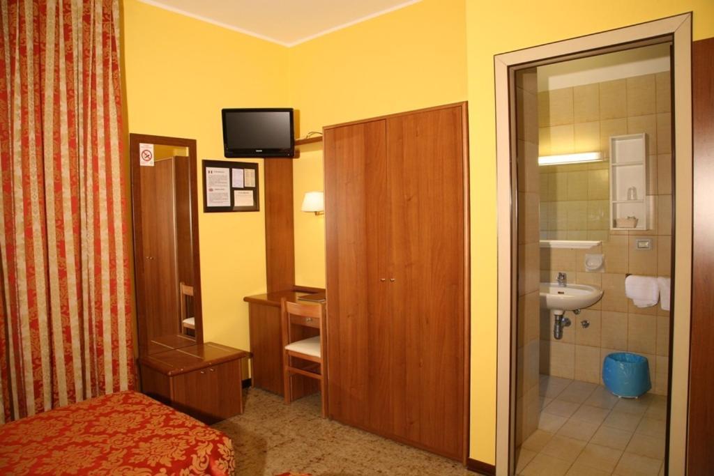 Hotel San Pellegrino Spilamberto Phòng bức ảnh